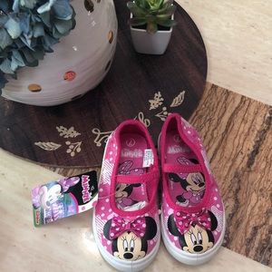NWT Minnie Mouse toddler size 7